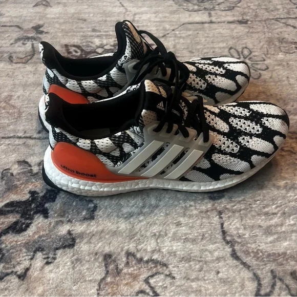 Adidas Men's Ultraboost 1.0 Sz 9 Marimekko Black Cloud White Semi Coral GZ2565 - Picture 2 of 7